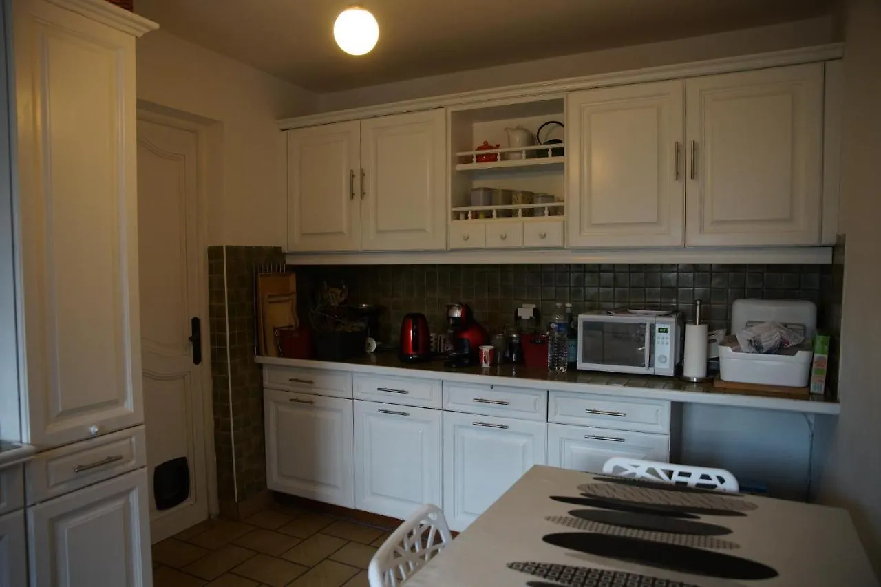 Chez Virginie Et Laurent Bed & Breakfast La Feuillee 0*,  France