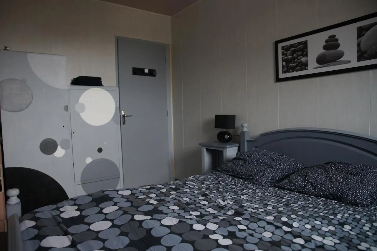 Chez Virginie Et Laurent Bed & Breakfast La Feuillee France